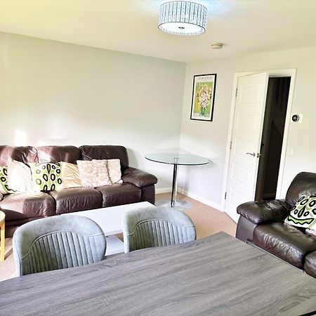 3 Bed House With Parking Near Airport Villa Edinburgh Bagian luar foto