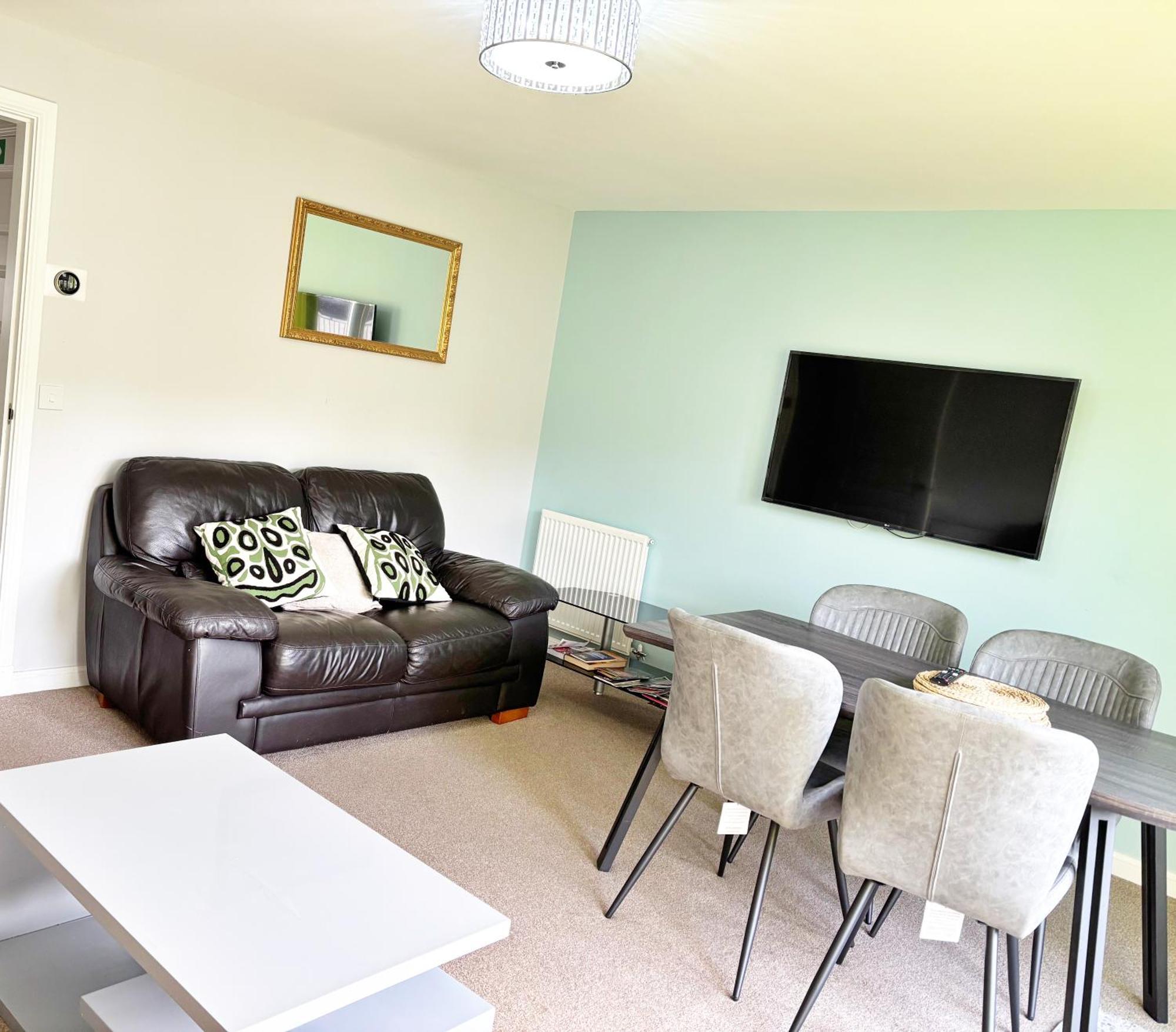 3 Bed House With Parking Near Airport Villa Edinburgh Bagian luar foto