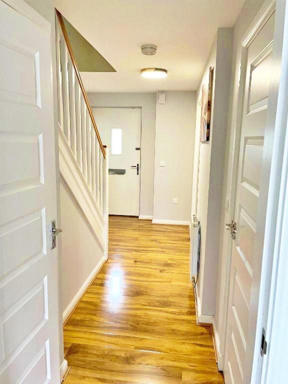 3 Bed House With Parking Near Airport Villa Edinburgh Bagian luar foto