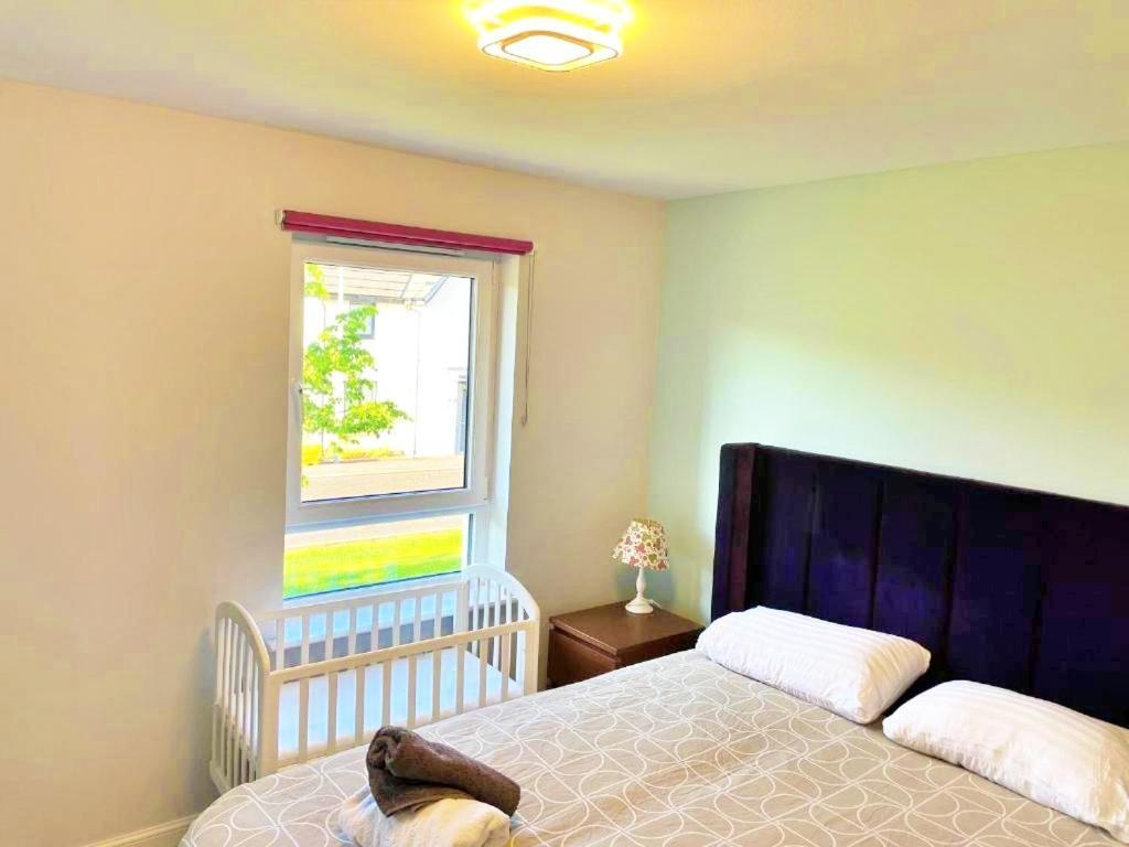 3 Bed House With Parking Near Airport Villa Edinburgh Bagian luar foto