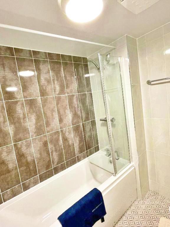 3 Bed House With Parking Near Airport Villa Edinburgh Bagian luar foto