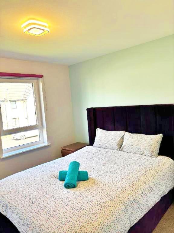 3 Bed House With Parking Near Airport Villa Edinburgh Bagian luar foto